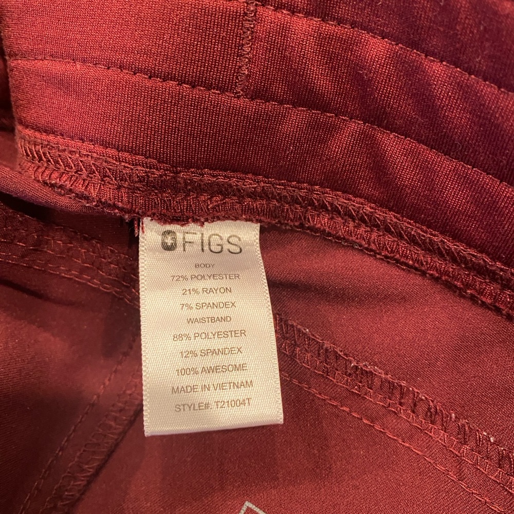 Figs Burgundy Technical Scrub pants small tall